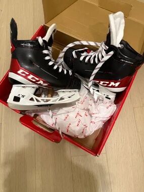 CCM 2.5  Ice Hockey Skates